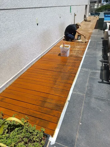Restauração de deck de piscina