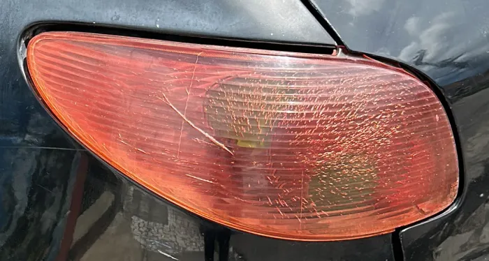 Lanterna peugeot 206