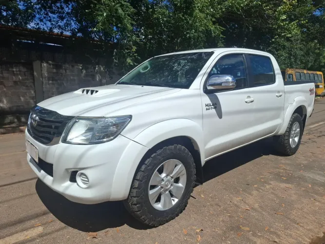 Toyota Hilux CD SRV D4-d 4X4 3.0 TDI Dies 2015