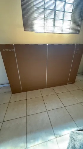 Samsung Vision AI TV 75 QLED 4K + Soundbar Samsung HW-B450F