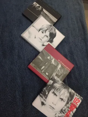U2 4 CDs duplos Boy, War, Unforgetable Fire e Joshua Three.