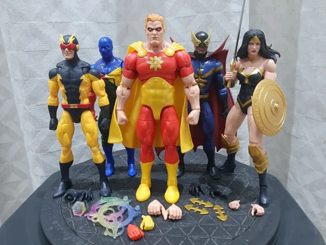 Figuras de Ação Marvel Legends ESQUADRÃO SUPREMO com 5 personagens completos (Loose)