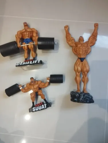 Trio boneco maromba de resina