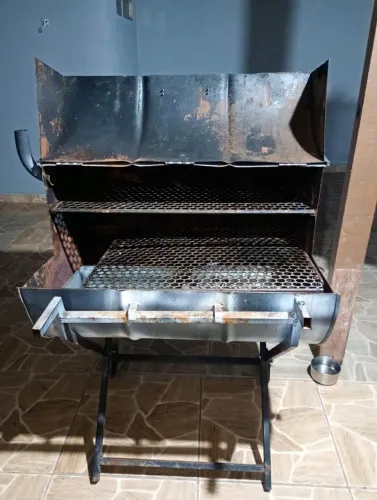 Vendo 2 churrasqueiras de Bafo/Tambor