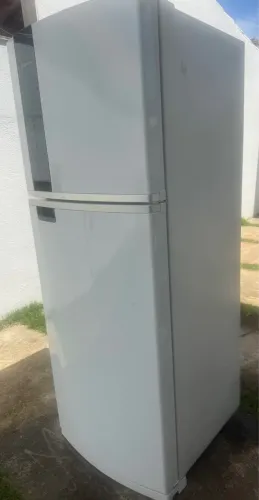 Geladeira ótima condição
