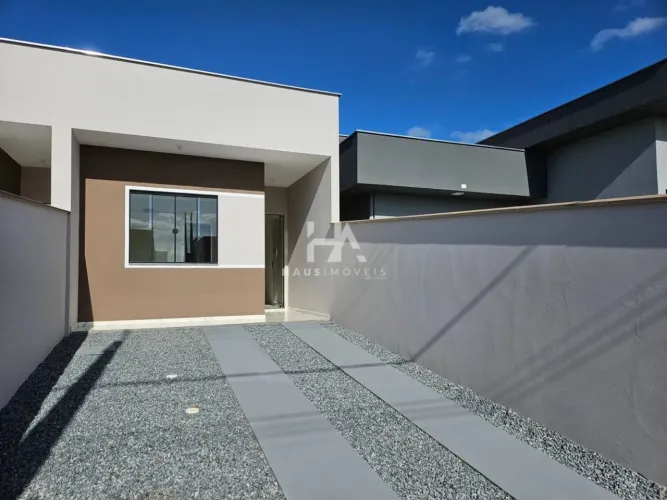 Casa residencial para venda ou locação no bairro Guamiranga com 61 m² e 2 dormitórios.