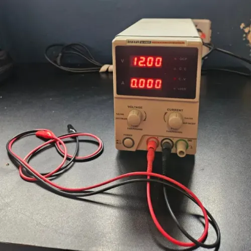 Fonte de Bancada e Alimentação Ajustável Hikari HF-3203S