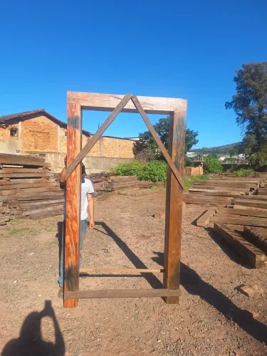 Conjunto de marco com porta!