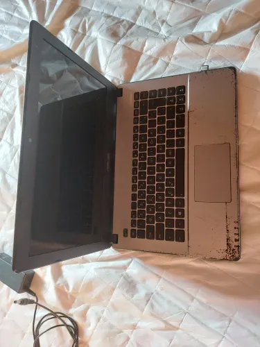 Notebook i5 4200u 4gb ssd 128gb Bateria viciada.