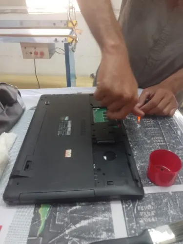 Serviço técnicos, manutenção, limpeza pra seu pc