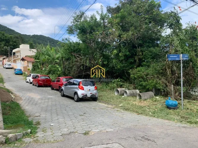 Terreno 1350m² no Itacorubi