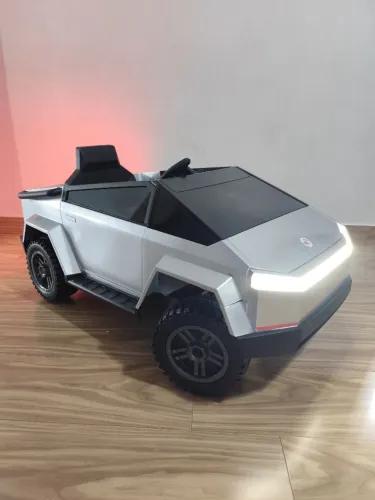 Carrinho elétrico infantil CYBER TRUCK, bluetooth, de 1 a 7 anos, até 50kg, sem uso