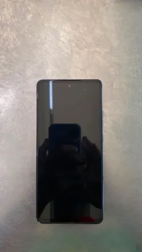 Estou vendendo moto g86 com pouco tempo de uso. 