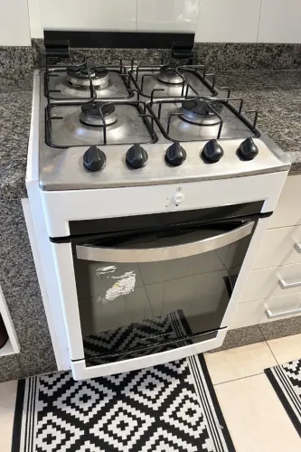 Fogão Brastemp Ative! 4 bocas branco, mesa inox, acendimento automático