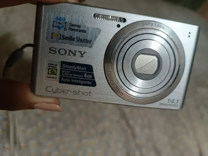 Câmera Sony Cyber-shot 14.1 prata , com bateria, carregador, cabo, cartão de memória 4g.
