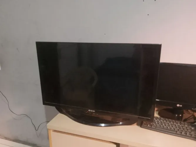 Televisão a venda para retirada de peças , 32 polegadas