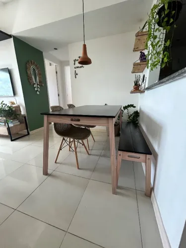 Mesa de Jantar Tok Stok + banco