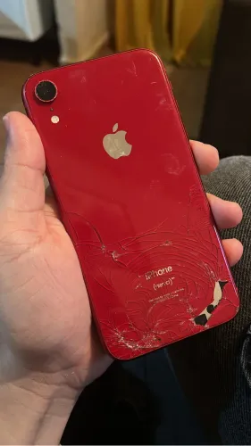 iPhone XR red