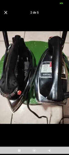 Ferros elétricos antigos funcionando.