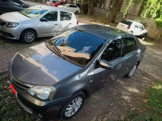 Toyota Etios XLS Sedan 1.5 Flex 16V 4P Mec. 2014