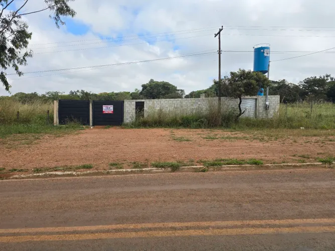 Terreno lote 1800m² murado e 6 portões e poço artesiano cx d'água taça 5 mil litros