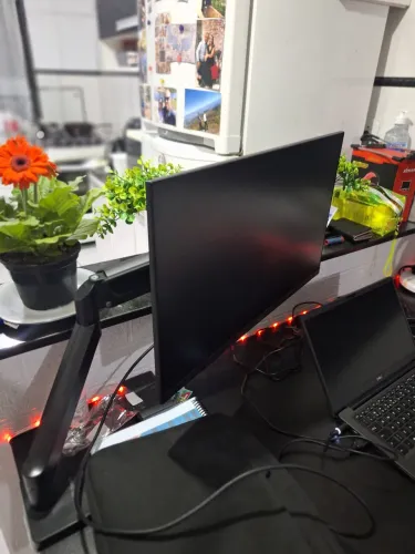 Monitor 24" + Braço articulado - NOVO!