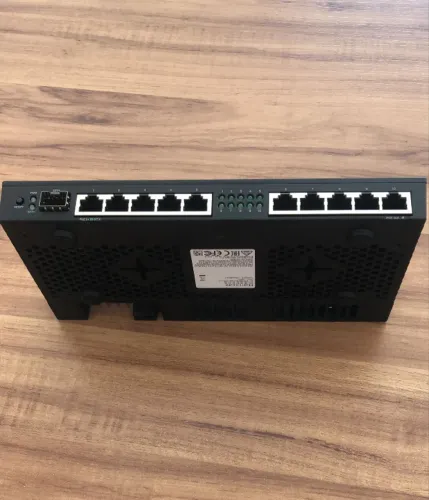 Mikrotik Rb4011igs+rm Roteador Gigabit 10 Portas Sfp+ 10gbps