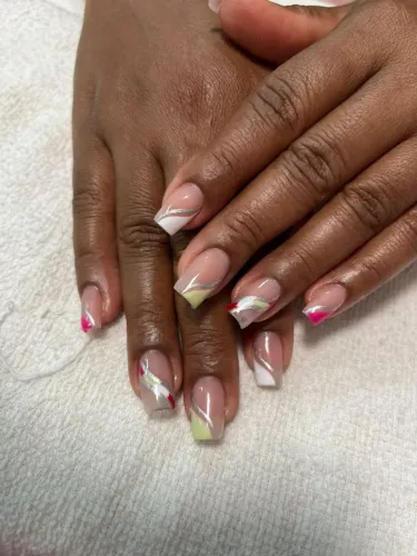 contratando Nail designer de unha