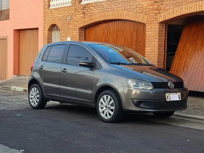 Volkswagen Fox 1.0 MI Total Flex 8V 5P 2013