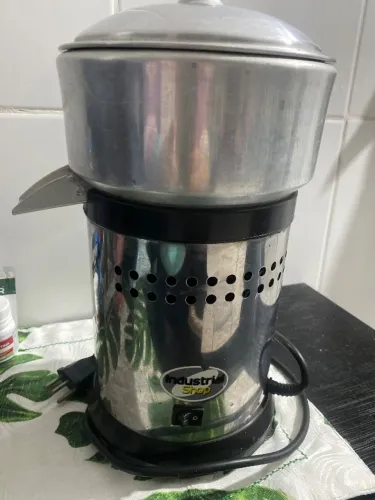 Espremedor de laranja industrial