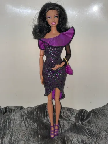 Boneca Barbie mattel fashionistas cabelo preto articulada