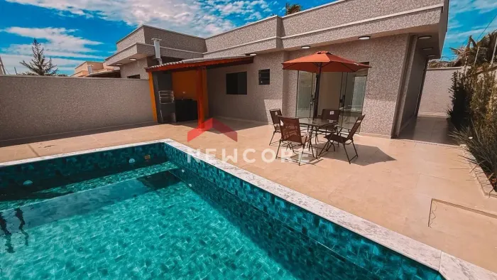 Casa em Avenida Estados Unidos - Cibratel II - Itanhaém/SP