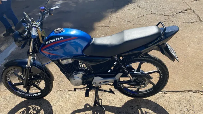 Titan Ks 150 Azul com motor 4 milímetros  