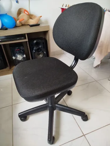 Vendo Cadeira de Escritório valor 90 reais 