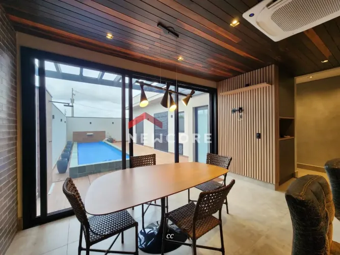 Casa de condomínio em Rua Ávilla - Residencial Villa de León - Piratininga/SP