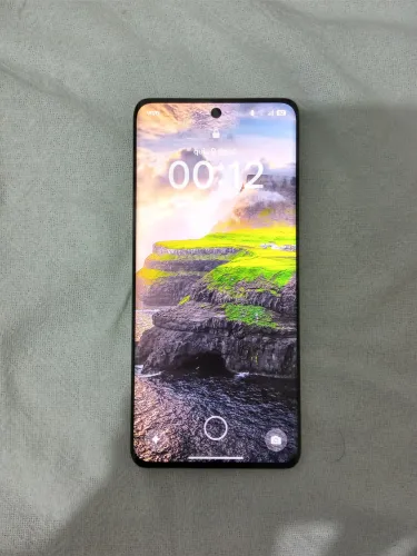REALME 14 PRO 256 GB, 12 GB RAM - (ESTADO NOVO)    