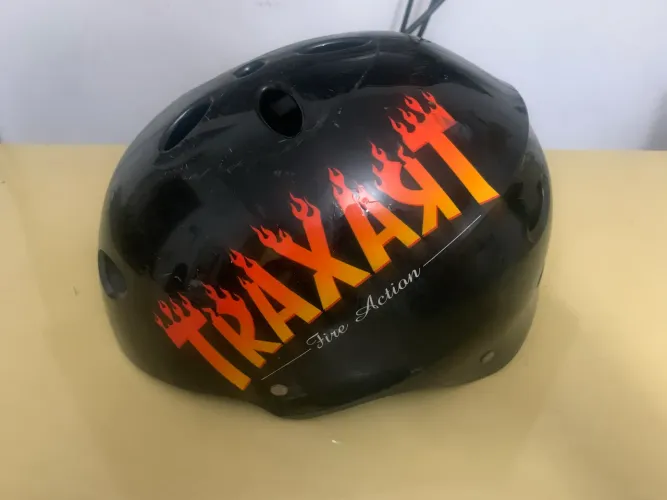 Capacete Traxart Esportivo Original (Skate / Patins / Bike)