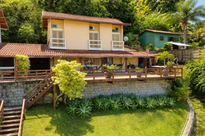 Casa em Condomínio para Venda em Angra dos Reis, Mombaça, 3 dormitórios, 1 suíte, 4 banhei