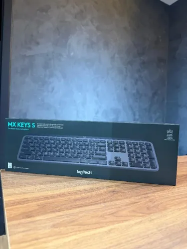 Teclado Sem Fio Logitech MX Keys S Bluetooth