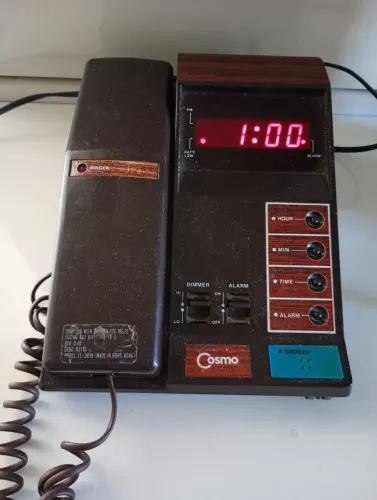TELEFONE COSMO ANOS 80 COM RELÓGIO DIGITAL 