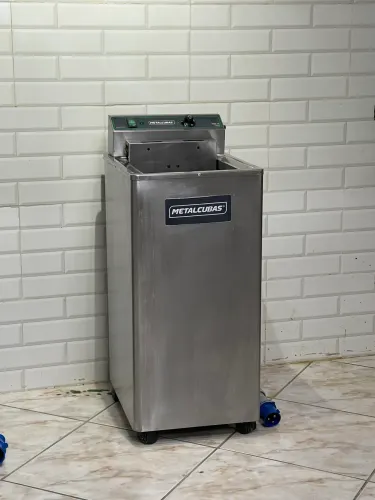 Fritadeira Elétrica Zona Fria de Óleo 15 Litros 8000 W FOE 15 P 220v Metalcubas