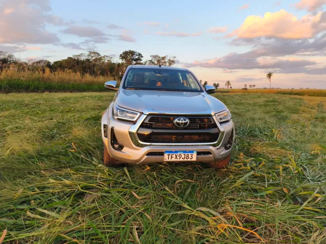 Toyota Hilux CD SRX Plus 4X4 2.8 TDI Die. Aut. 2025
