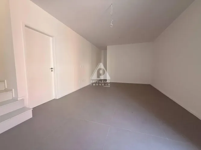 Casa Alto Padrao com 380 m² com 4 suites na Dulcidio Cardoso- Barra da Tijuca