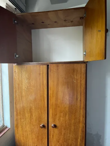 Guarda roupas 2 portas acompanha cabides 