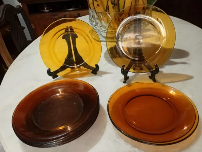 Pratos de Vidro Âmbar Vintage
