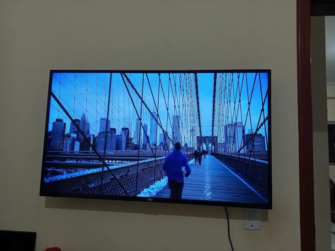 Vendo TV 43 polegadas