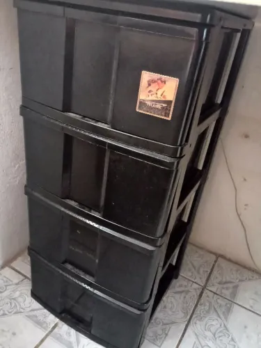 2 Gavetões de Plástico 4 Gavetas