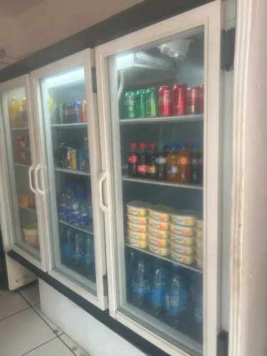 Expositor refrigerado 3 portas 