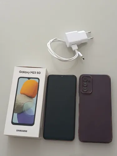 Celular Samsung M23 5G com acessórios e caixa