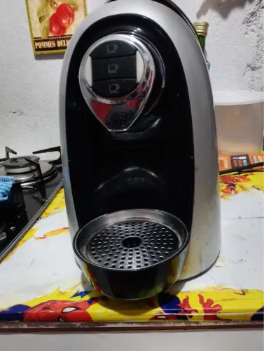 Cafeteira semi nova !!!